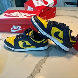 Nike dunk low retro size 11 maize/navy